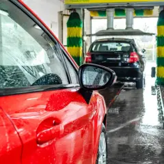 Ceny myjni automatycznych w Polsce: Orlen, BP, Shell jak oszczędzać?