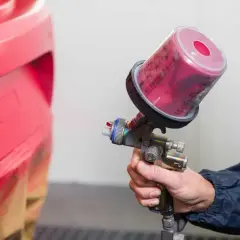 Ile trwa lakierowanie zderzaka? Ekspert radzi: czas i koszty