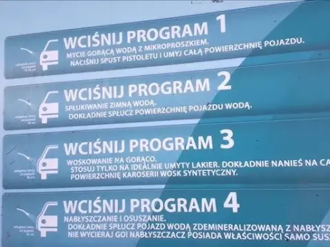 Darmowe mycie na myjni bezdotykowej? Poznaj legalne sposoby!